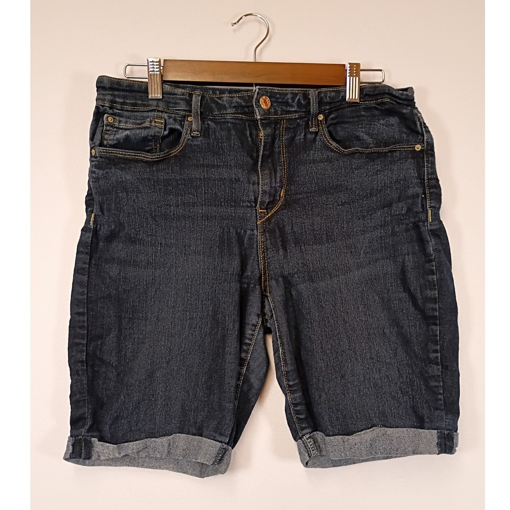Classic Casual Signature Levi Strauss Women 12 Dark Wash Mid Rise Bermuda Shorts